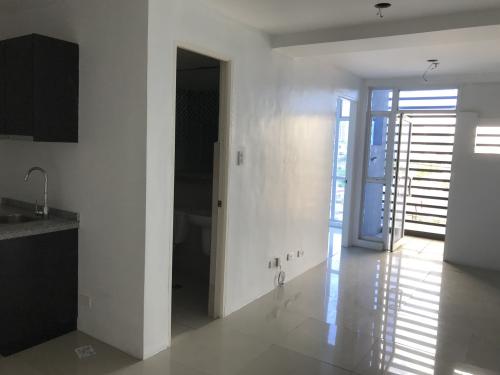 FOR RENT / LEASE: Apartment / Condo / Townhouse Manila Metropolitan Area > Makati 7