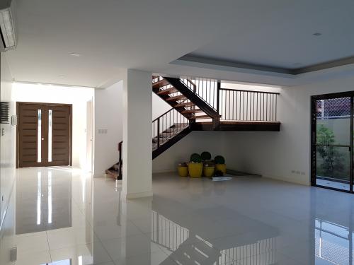 FOR SALE: House Manila Metropolitan Area > Muntinlupa 7