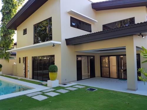 FOR SALE: House Manila Metropolitan Area > Muntinlupa 11