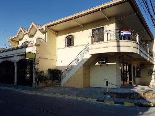FOR SALE: Apartment / Condo / Townhouse Manila Metropolitan Area > Las Pinas
