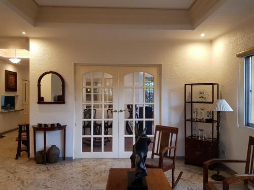 FOR SALE: House Manila Metropolitan Area > Paranaque 8
