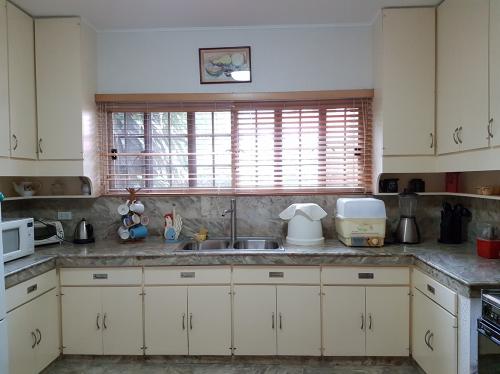 FOR SALE: House Manila Metropolitan Area > Paranaque 2