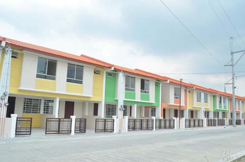 FOR SALE: Apartment / Condo / Townhouse Cavite > Imus