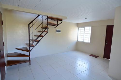FOR SALE: Apartment / Condo / Townhouse Cavite > Imus 5