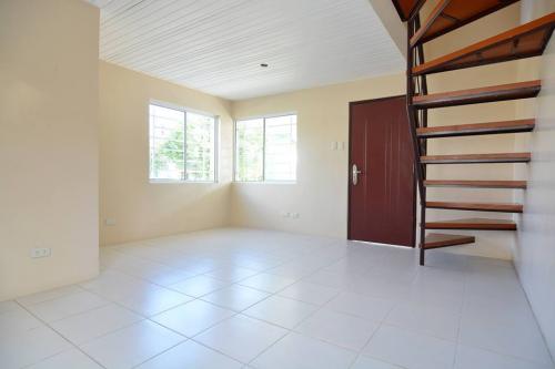 FOR SALE: Apartment / Condo / Townhouse Cavite > Imus 6