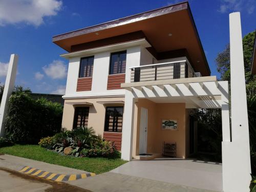 FOR SALE: House Cavite > Dasmarinas 1