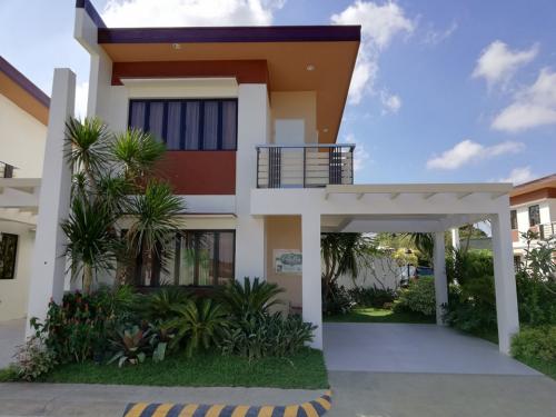 FOR SALE: Apartment / Condo / Townhouse Cavite > Dasmarinas