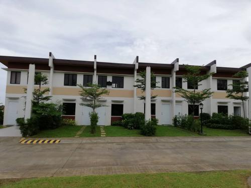 FOR SALE: Apartment / Condo / Townhouse Cavite > Dasmarinas