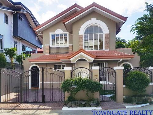 Bungalow House