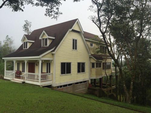 FOR SALE: House Tagaytay