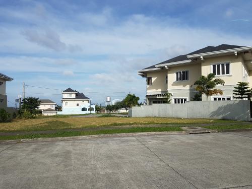 FOR SALE: Lot / Land / Farm Cavite > Silang 1