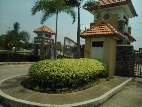 Cainta Greenland Executive Village - Entrance Gate at the back