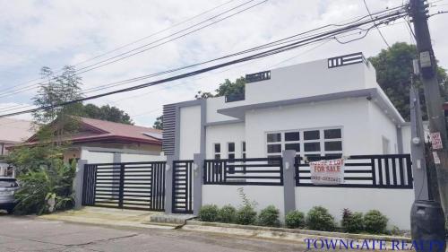 FOR SALE: Office / Commercial / Industrial Manila Metropolitan Area > Paranaque 1