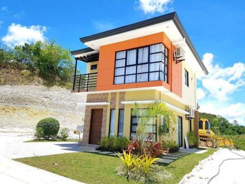FOR SALE: Apartment / Condo / Townhouse Cebu > Other areas
