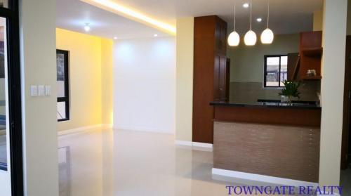 FOR SALE: House Manila Metropolitan Area > Paranaque 12