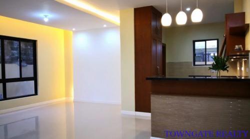 FOR SALE: House Manila Metropolitan Area > Paranaque 2