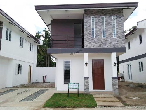 FOR SALE: House Laguna > San Pablo City 1