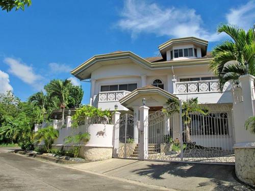 FOR SALE: House Cebu > Other areas 1