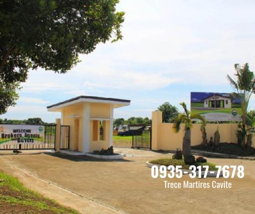 FOR SALE: Apartment / Condo / Townhouse Cavite 4