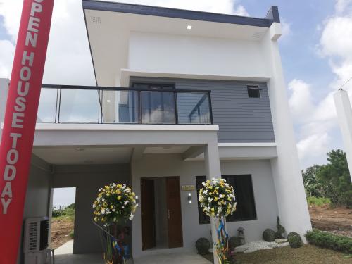 FOR SALE: House Cavite