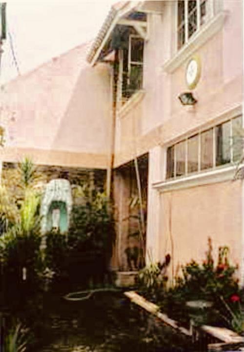 House garden & grotto