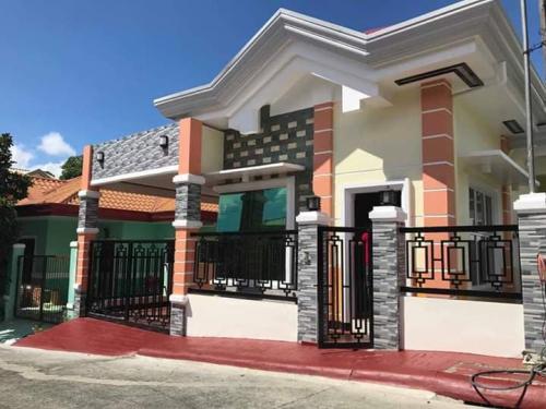 FOR SALE: House Davao >Davao City 9