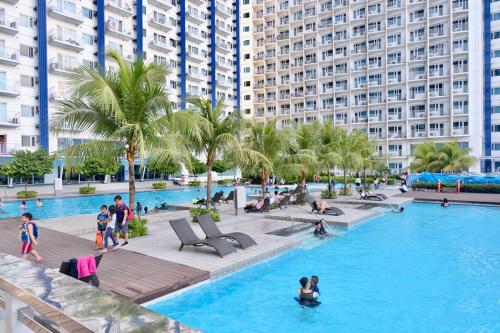 FOR SALE: Apartment / Condo / Townhouse Manila Metropolitan Area > Makati 11