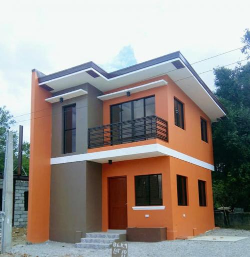 FOR SALE: House Rizal