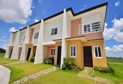 FOR SALE: Apartment / Condo / Townhouse Pampanga