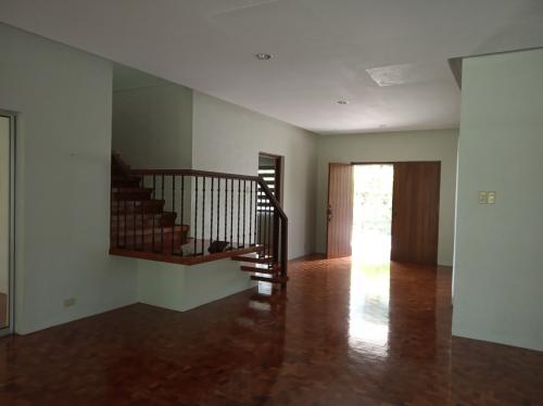 FOR RENT / LEASE: House Manila Metropolitan Area > Makati