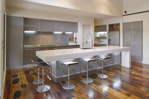 FOR SALE: House Manila Metropolitan Area > Makati