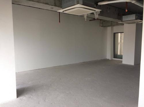 FOR SALE: Office / Commercial / Industrial Manila Metropolitan Area > Makati 8