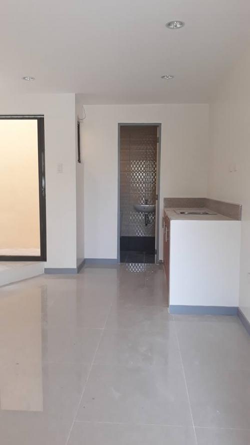FOR SALE: Apartment / Condo / Townhouse Manila Metropolitan Area > Las Pinas 3