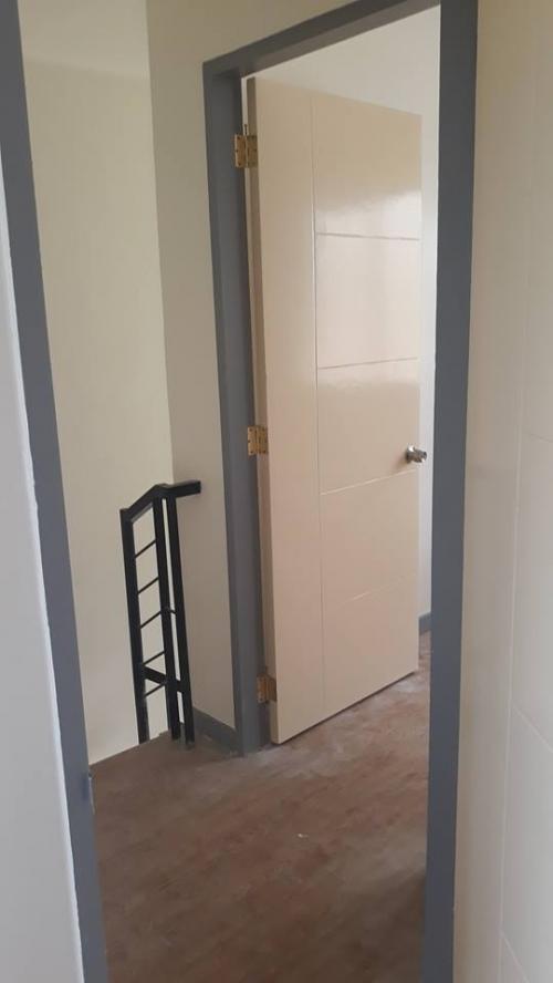 FOR SALE: Apartment / Condo / Townhouse Manila Metropolitan Area > Las Pinas 8