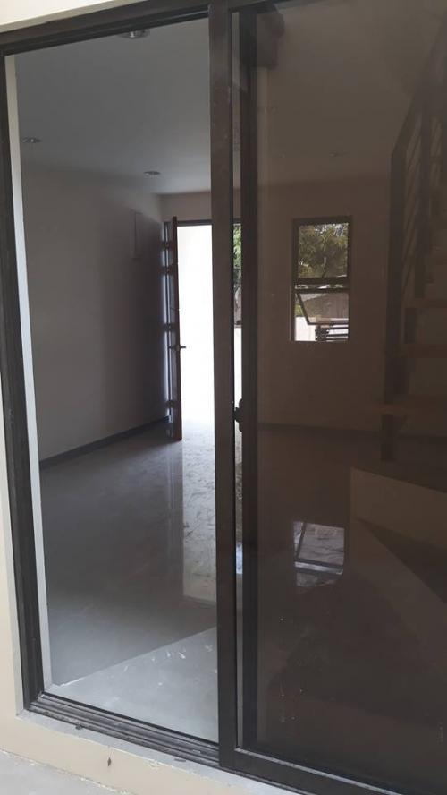 FOR SALE: Apartment / Condo / Townhouse Manila Metropolitan Area > Las Pinas 1