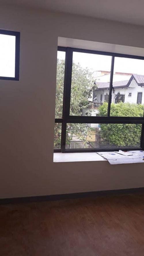 FOR SALE: Apartment / Condo / Townhouse Manila Metropolitan Area > Las Pinas 5
