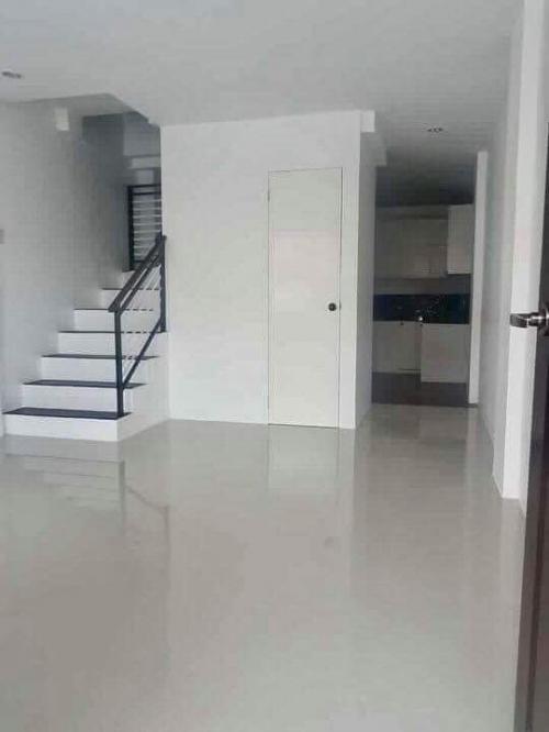 FOR SALE: Apartment / Condo / Townhouse Manila Metropolitan Area > Las Pinas 1