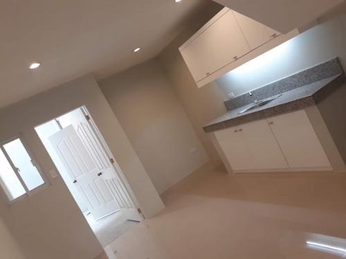FOR SALE: Apartment / Condo / Townhouse Manila Metropolitan Area > Las Pinas 2