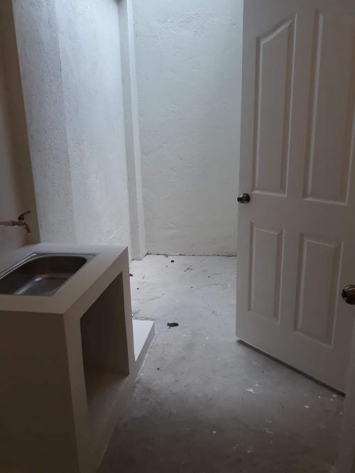 FOR SALE: Apartment / Condo / Townhouse Manila Metropolitan Area > Las Pinas 4