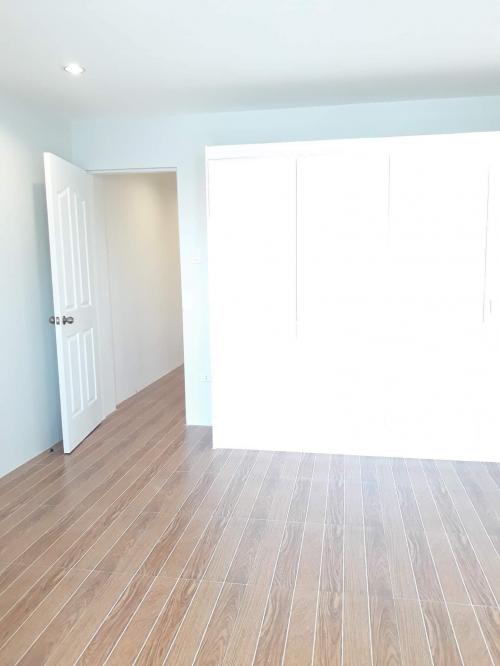 FOR SALE: Apartment / Condo / Townhouse Manila Metropolitan Area > Las Pinas 7