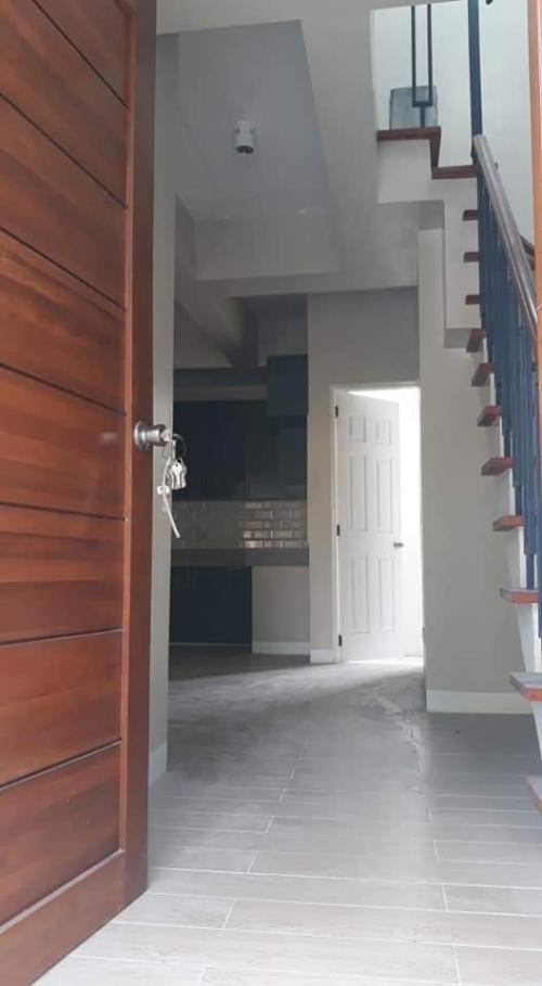 FOR SALE: Apartment / Condo / Townhouse Manila Metropolitan Area > Las Pinas 4