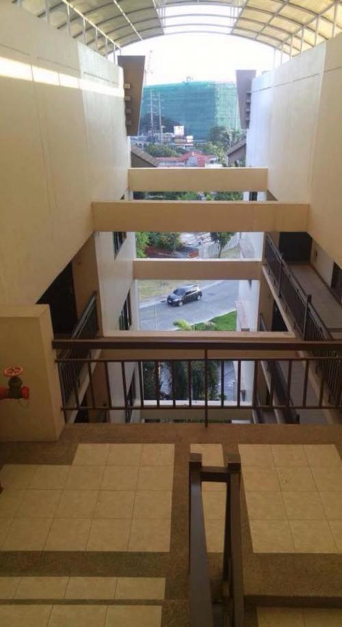 FOR SALE: Apartment / Condo / Townhouse Manila Metropolitan Area > Las Pinas 16