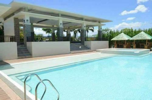 FOR SALE: Apartment / Condo / Townhouse Manila Metropolitan Area > Las Pinas