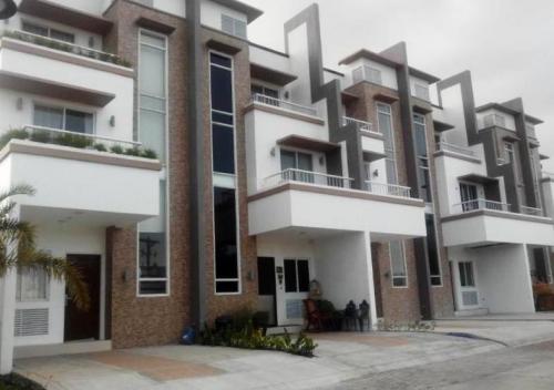 FOR SALE: Apartment / Condo / Townhouse Manila Metropolitan Area > Paranaque