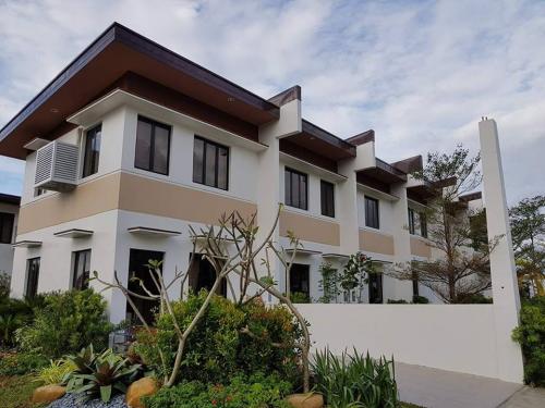 TOWNHOUSE