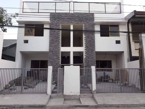 FOR SALE: House Rizal > Antipolo 1