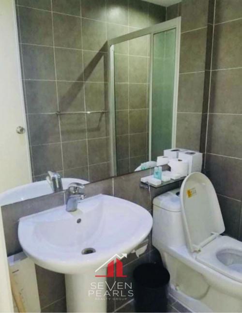 FOR SALE: Apartment / Condo / Townhouse Manila Metropolitan Area > Makati 5
