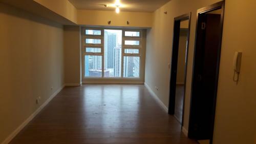 FOR SALE: Apartment / Condo / Townhouse Manila Metropolitan Area > Makati 3