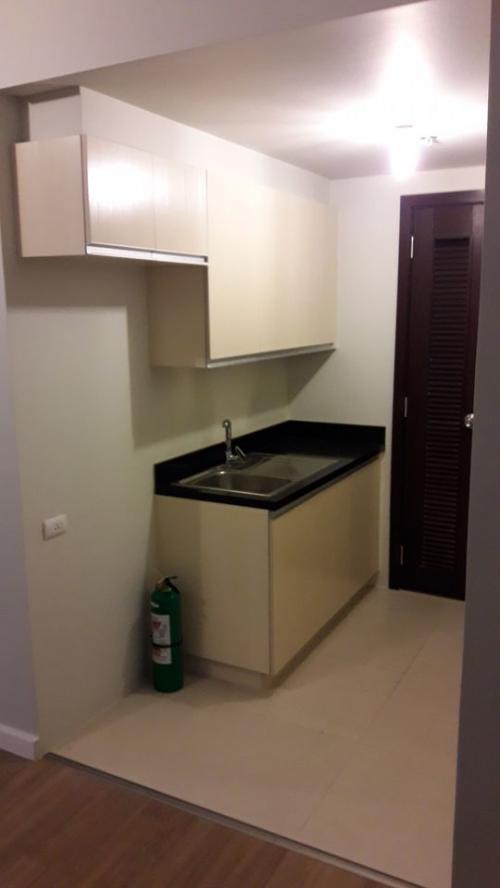 FOR SALE: Apartment / Condo / Townhouse Manila Metropolitan Area > Makati 10