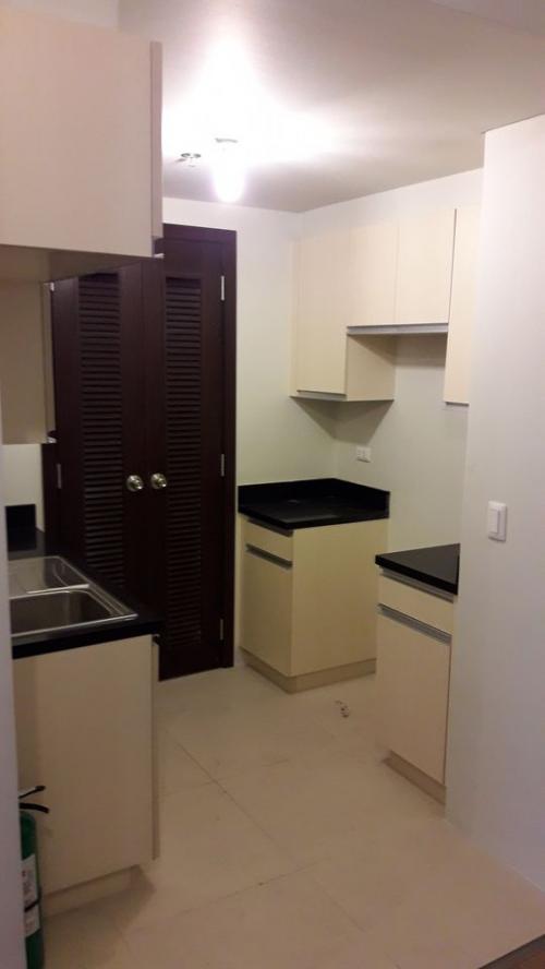 FOR SALE: Apartment / Condo / Townhouse Manila Metropolitan Area > Makati 11